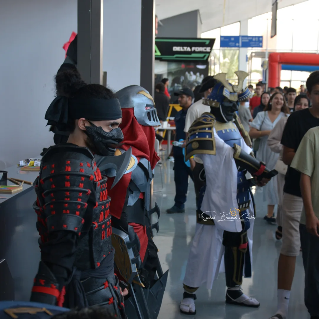 Cosplayers entre o público da MGE